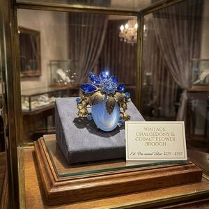 Chalcedony & Cobalt Flower Brooch - Blue and Gold Tone